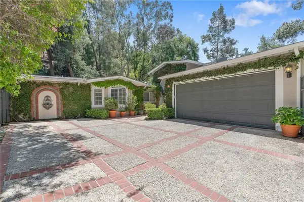 3818 Hayvenhurst Avenue, Encino, CA 91436