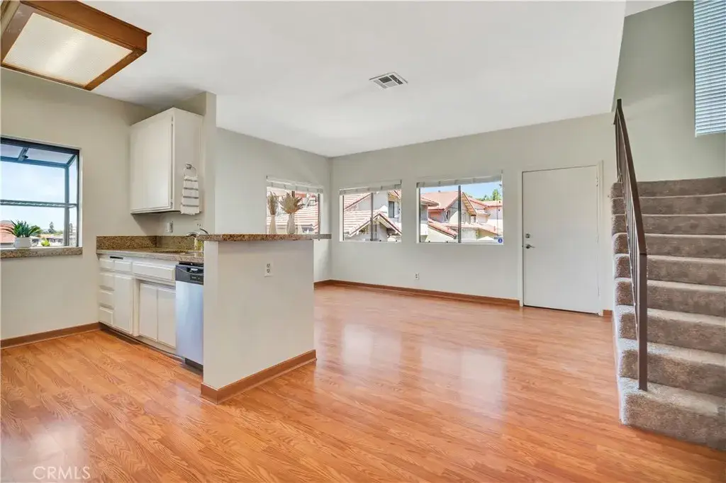 62 Maegan Place #4, Thousand Oaks, CA 91362 - Image #1