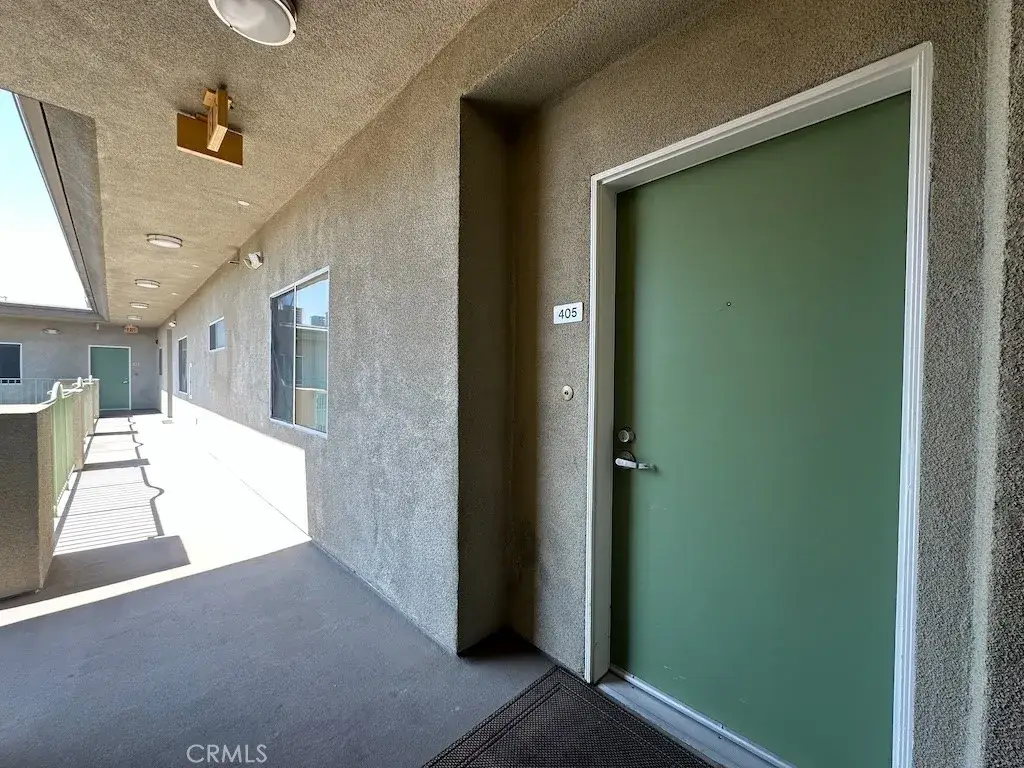 7551 Jordan Avenue #405, Canoga Park, CA 91303 - Image #1
