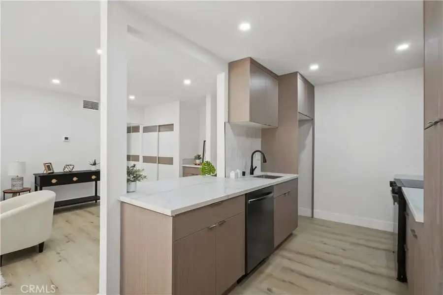 1730 Camino Palmero Street #316, Los Angeles, CA 90046 - Image #2