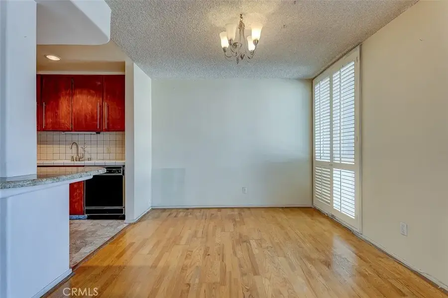 5454 Zelzah Avenue #215, Encino, CA 91316 - Image #2