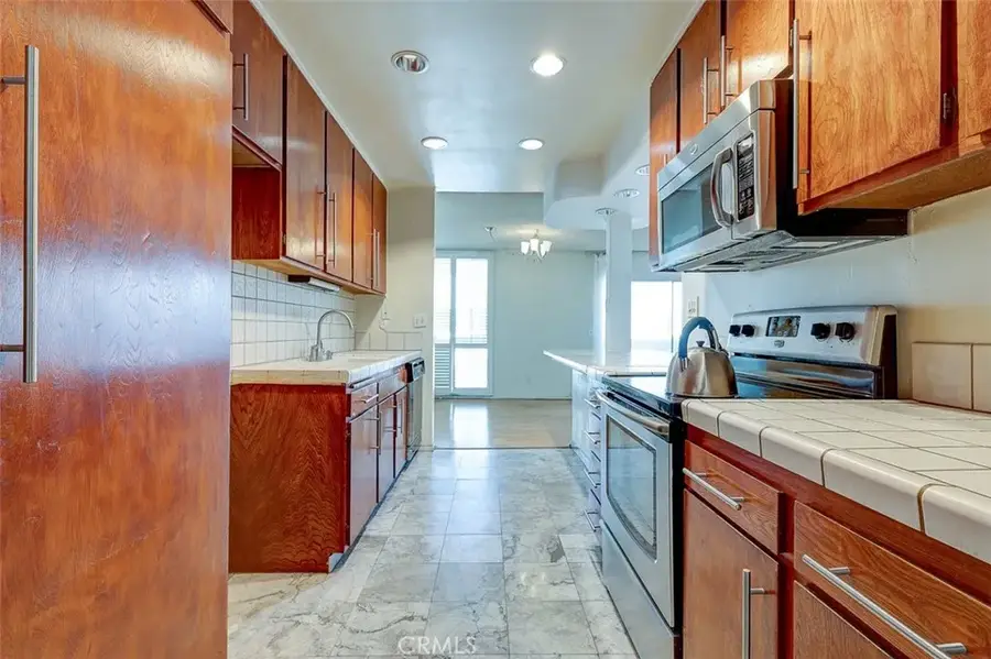 5454 Zelzah Avenue #215, Encino, CA 91316 - Image #3