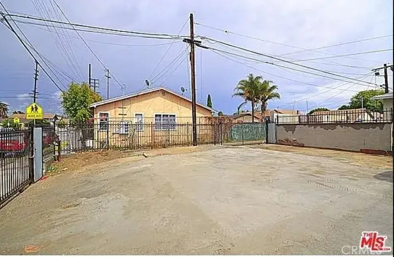 5102 Woodlawn Avenue, Los Angeles, CA 90011 - #2