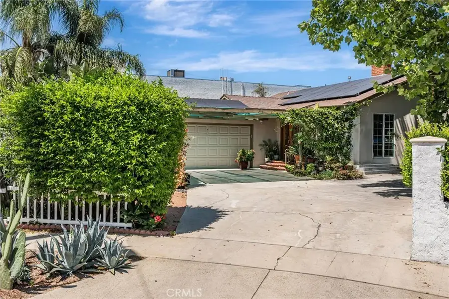 7134 Stansbury Avenue, Van Nuys, CA 91405 - Image #2