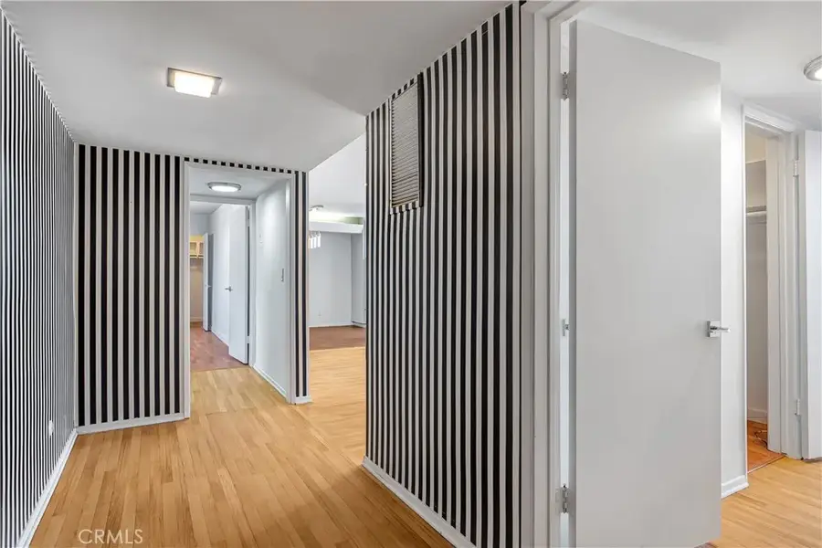 5429 Newcastle Avenue #309, Encino, CA 91316 - Image #2