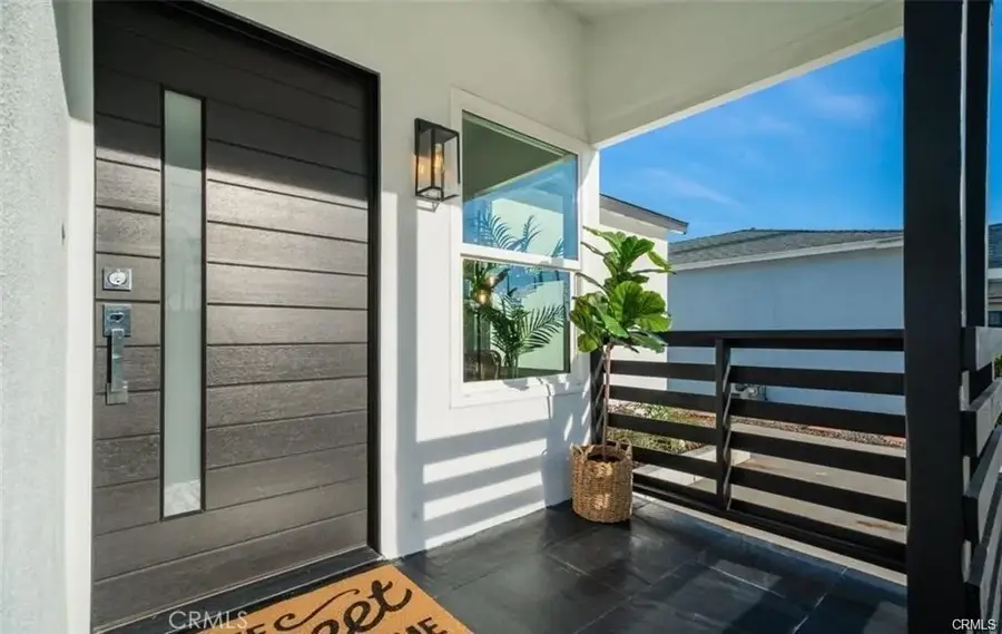 1484 N Clybourn Avenue, Burbank, CA 91505 - Image #3