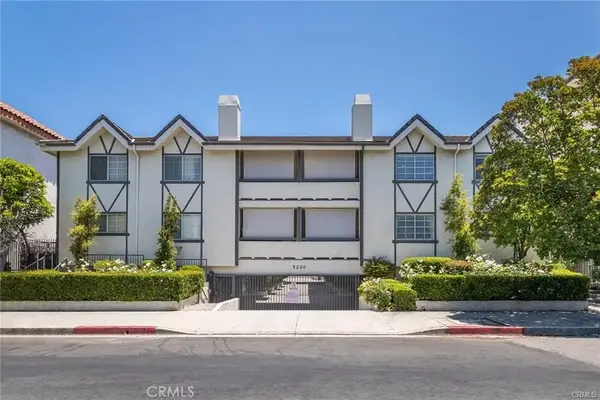 5230 Zelzah Avenue #3, Encino, CA 91316