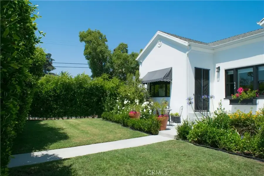 542 N Kilkea Drive, Los Angeles, CA 90048 - Image #3
