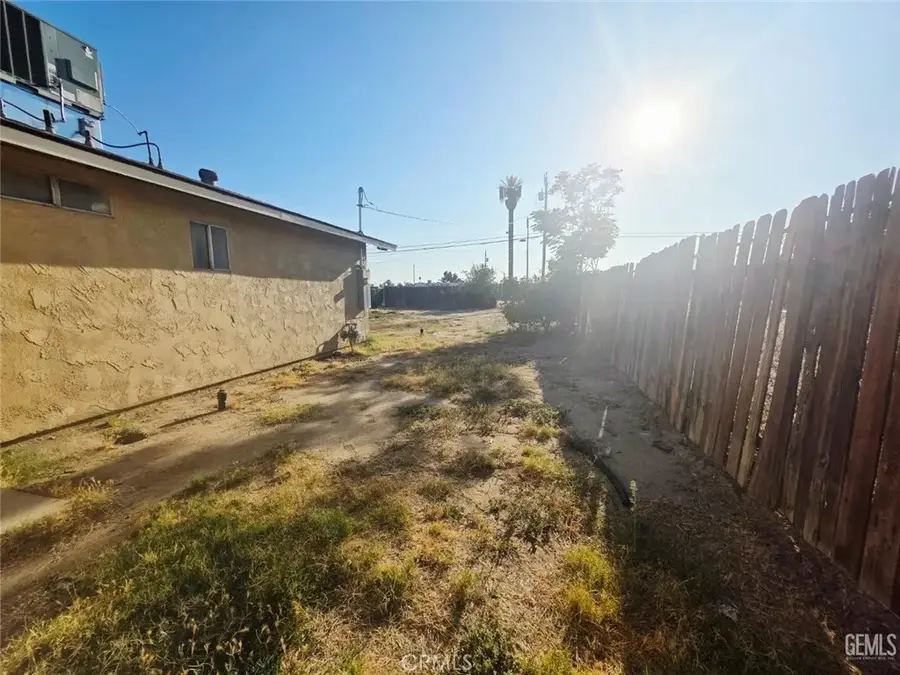506 S Haley Street, Bakersfield, CA 93307 - #3