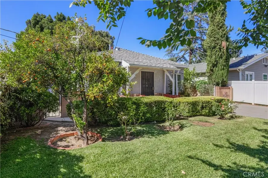 16005 Wyandotte Street, Lake Balboa, CA 91406 - Image #3
