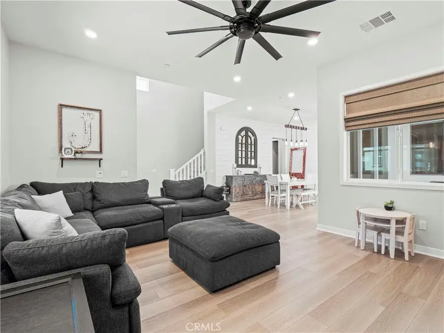 27717 Knoll View Place, Valencia, CA 91381 - Image #2