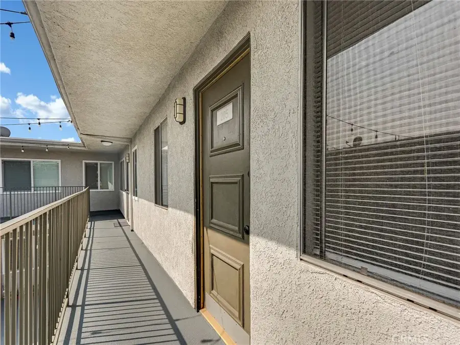 525 S Shelton Street #205, Burbank, CA 91506 - Image #3