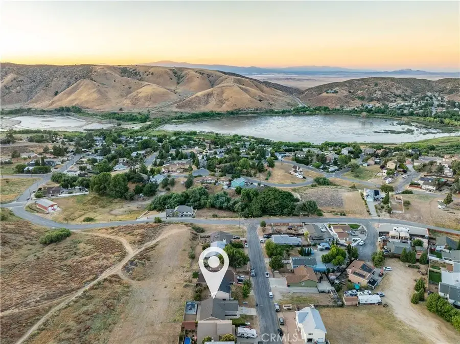 42635 Pinecliff Street, Lake Hughes, CA 93532 - Image #2