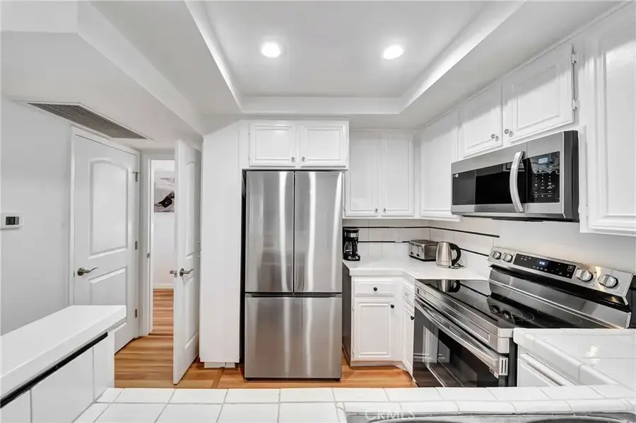 22100 Burbank Boulevard #230C, Woodland Hills, CA 91367 - Image #2