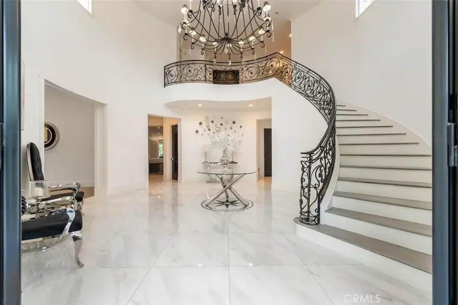 5633 Newcastle Ln, Calabasas, CA 91302 - #2