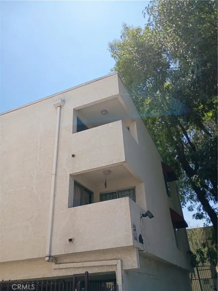 5644 Yolanda Avenue #3, Tarzana, CA 91356 - Image #1