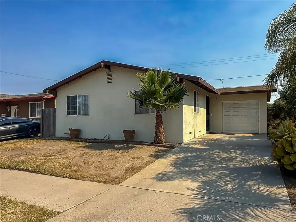 2010 Camino Del Sol, Oxnard, CA 93030 - Image #1