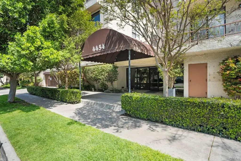 4454 Ventura Canyon Avenue #304, Sherman Oaks, CA 91423 - Image #1