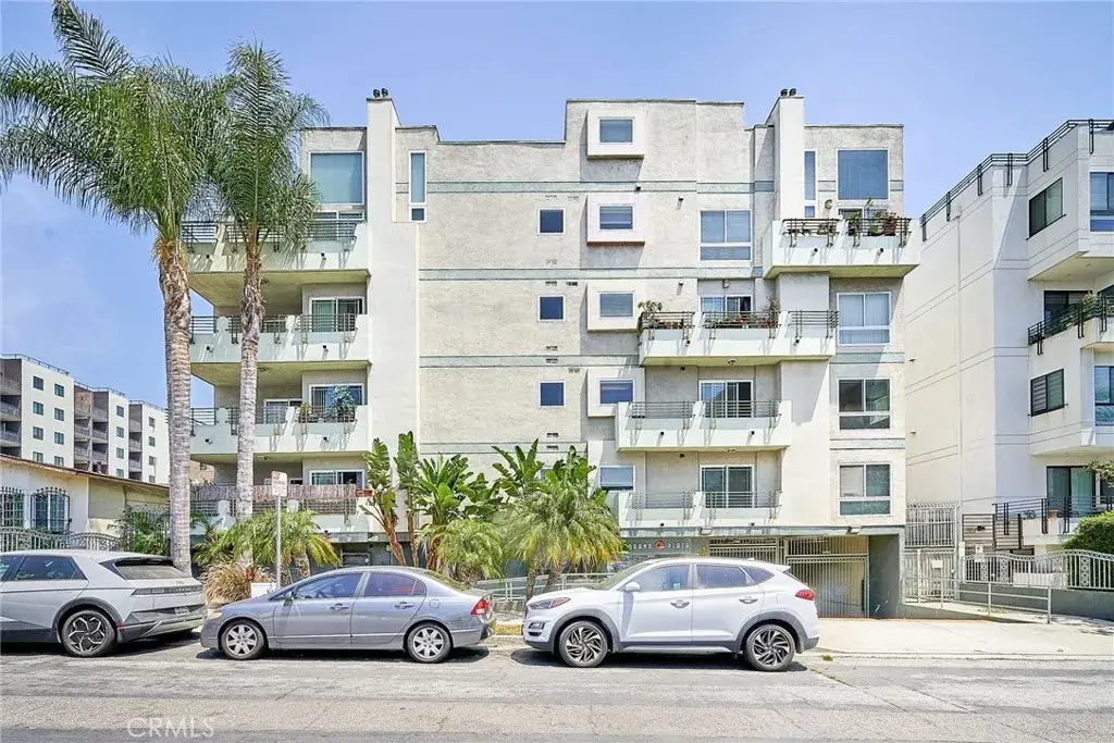 1036 S Serrano Avenue #205, Los Angeles, CA 90006 - Image #1