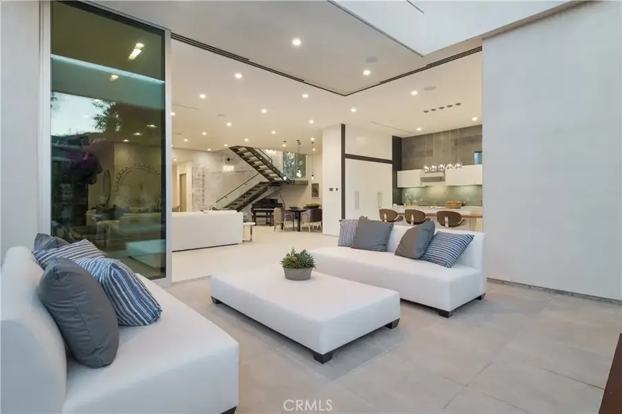 627 N Vista Street, Los Angeles, CA 90036 - Image #3