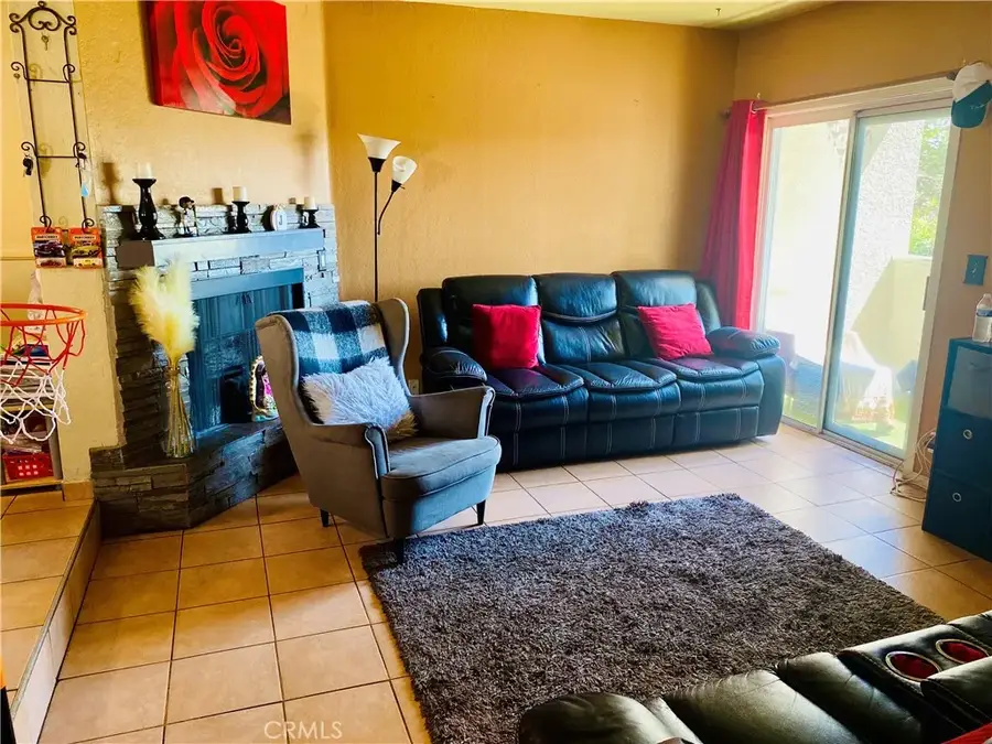 13522 Glenoaks Boulevard #4, Sylmar, CA 91342 - Image #2