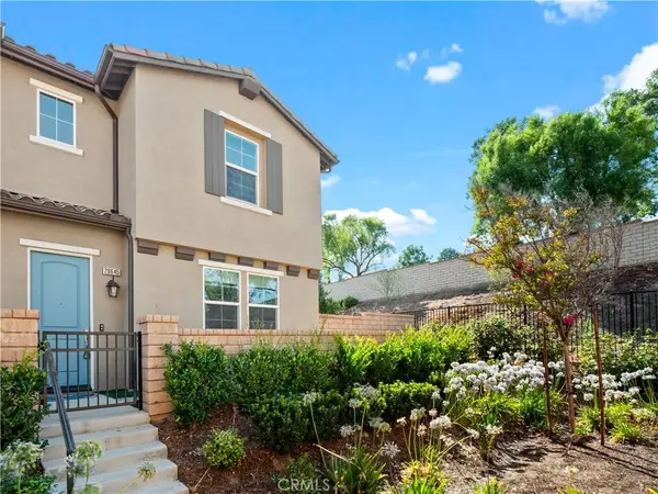 28645 Jardineras, Valencia, CA 91354