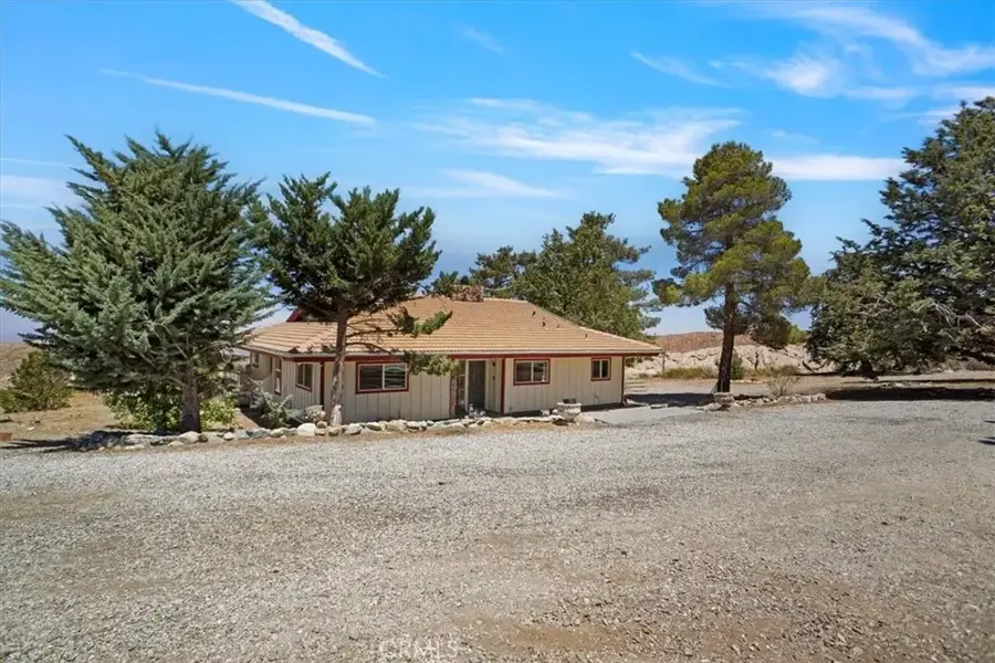 27811 Jubilee Run Road, Pearblossom, CA 93553 - Image #2