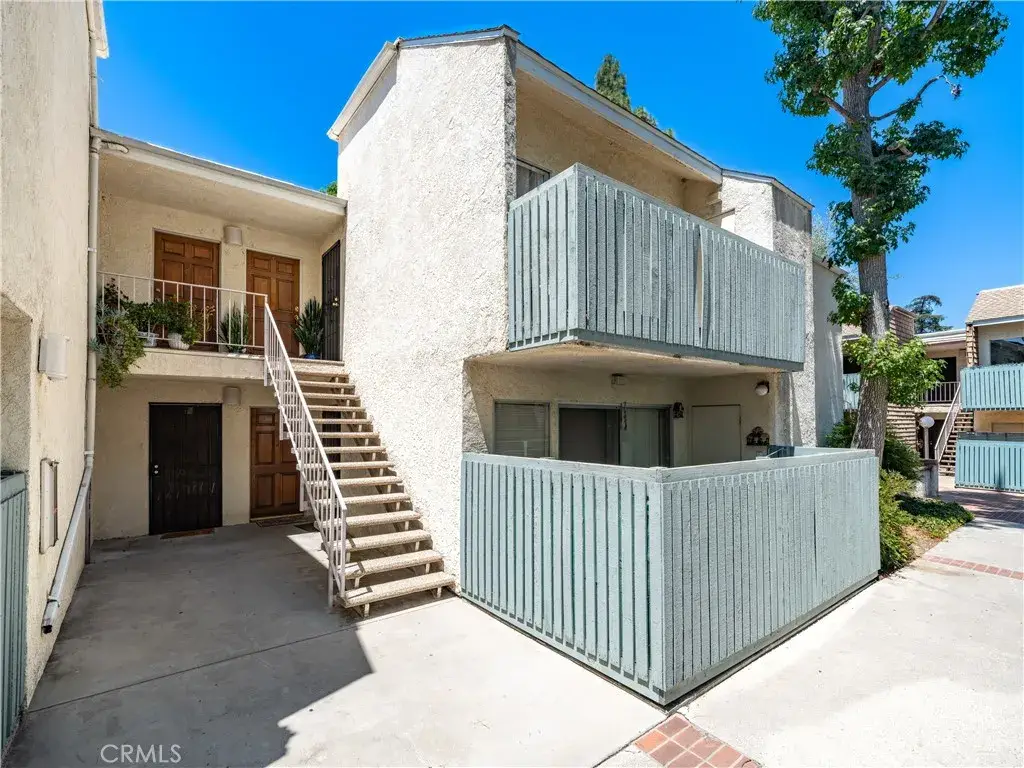 5700 Etiwanda Avenue #102, Tarzana, CA 91356 - Image #1