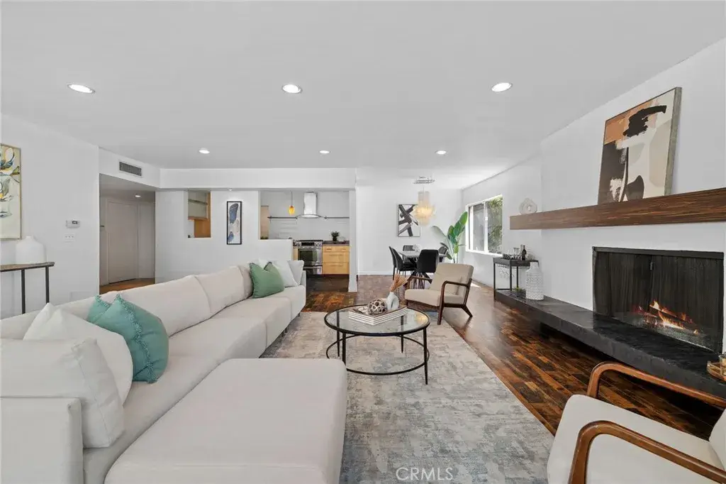 5339 Newcastle Avenue #112, Encino, CA 91316 - Image #1