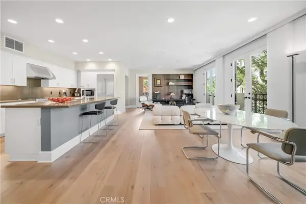 23500 Park Sorrento #D21, Calabasas, CA 91302