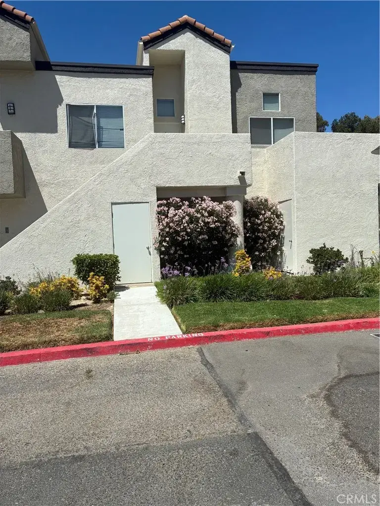 21203 Trumpet Drive #103, Newhall, CA 91321 - Image #2