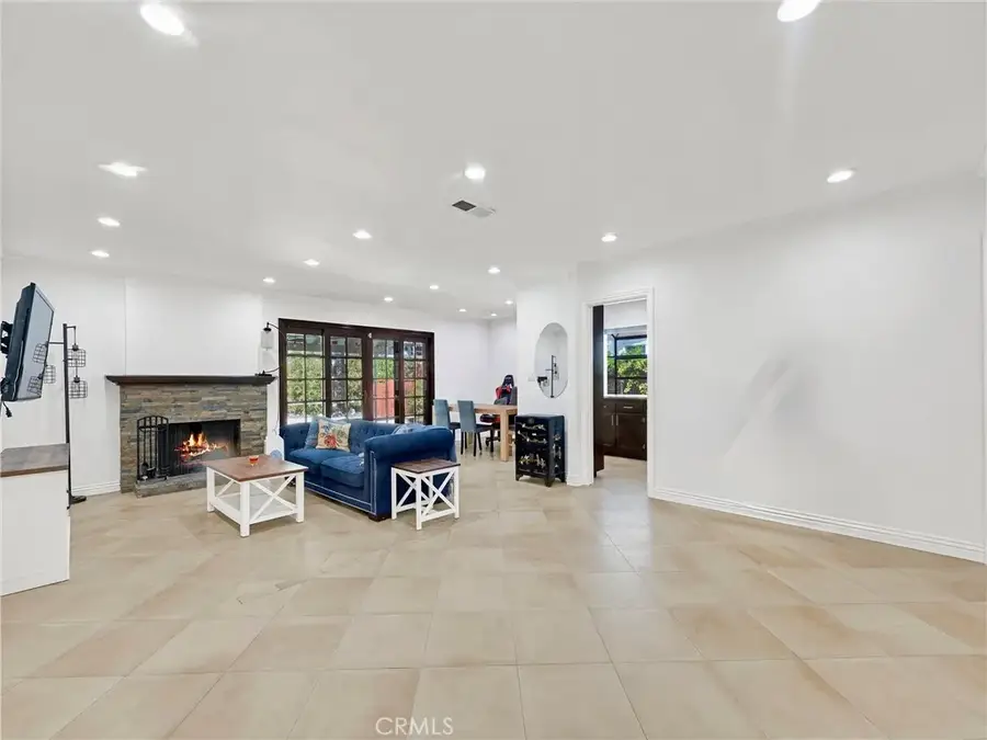 9527 Oso Avenue, Chatsworth, CA 91311 - Image #3