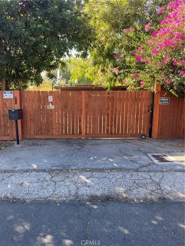 7927 Paso Robles Avenue, Lake Balboa, CA 91406