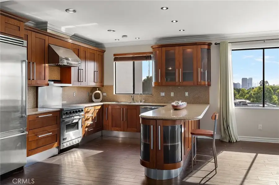 152 S Oakhurst Drive #304, Beverly Hills, CA 90212 - Image #3