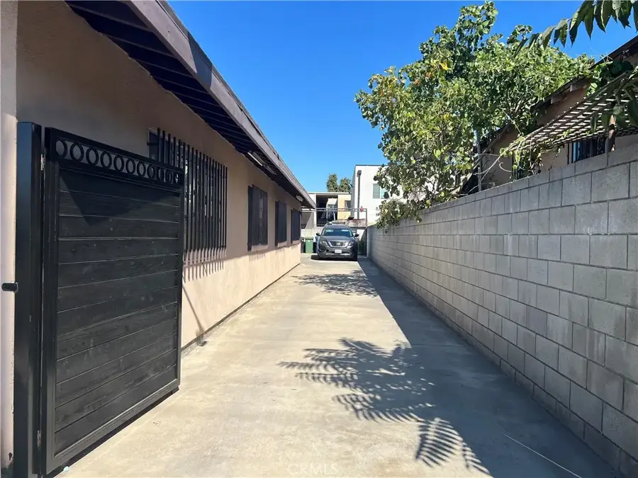 9122 S Hoover Street, Los Angeles, CA 90044 - Image #2