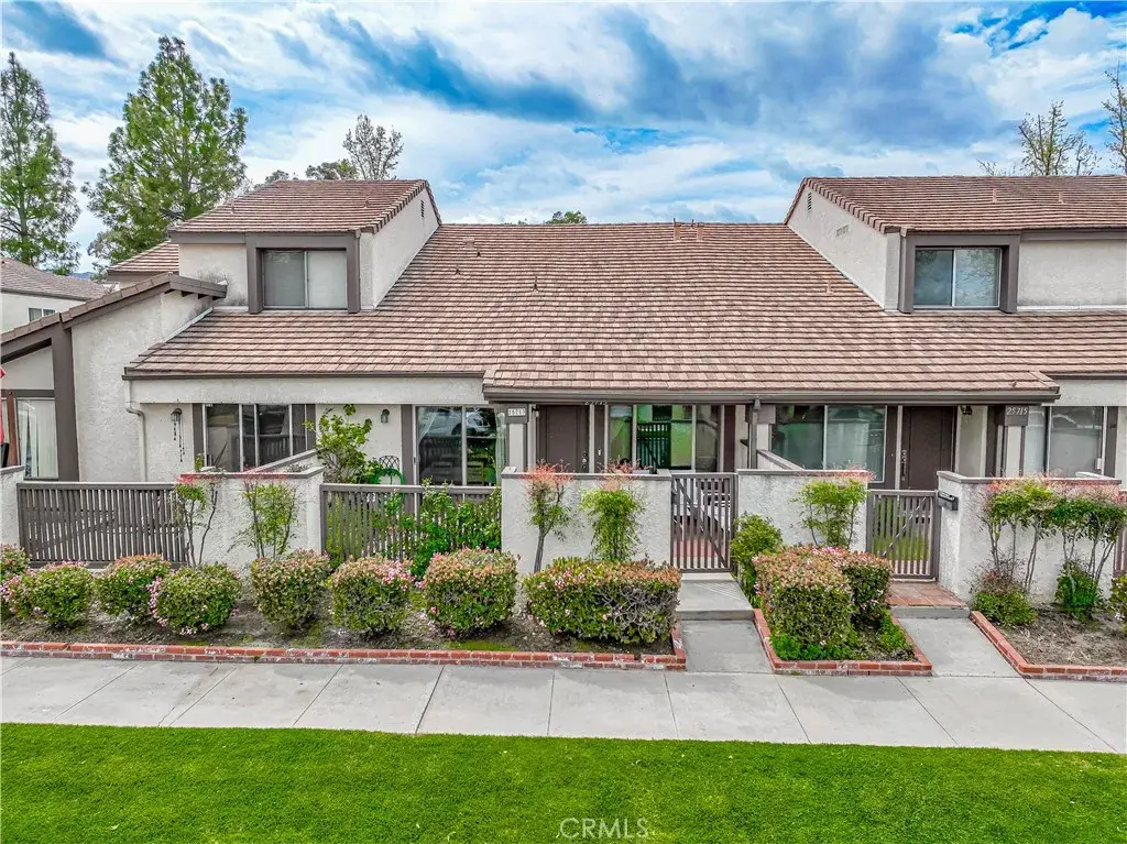 25713 Vista Fairways Drive, Valencia, CA 91355 - Image #1