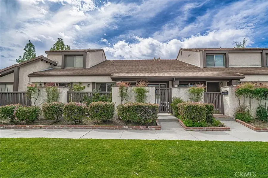 25713 Vista Fairways Drive, Valencia, CA 91355 - Image #2