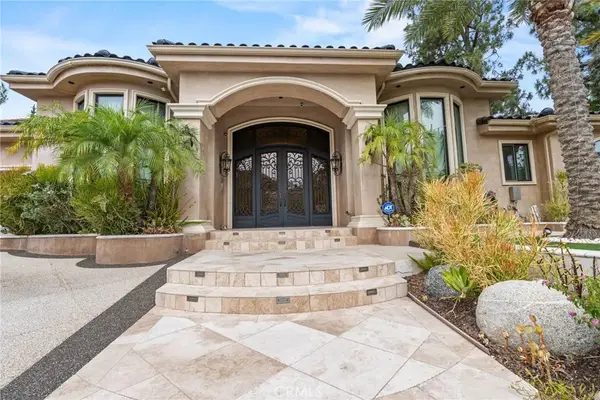 4555 Winnetka Avenue, Woodland Hills, CA 91364