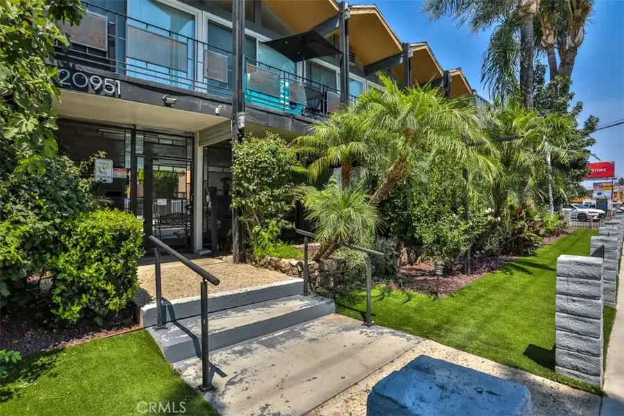 20951 Roscoe Boulevard, Canoga Park, CA 91304 - Image #2