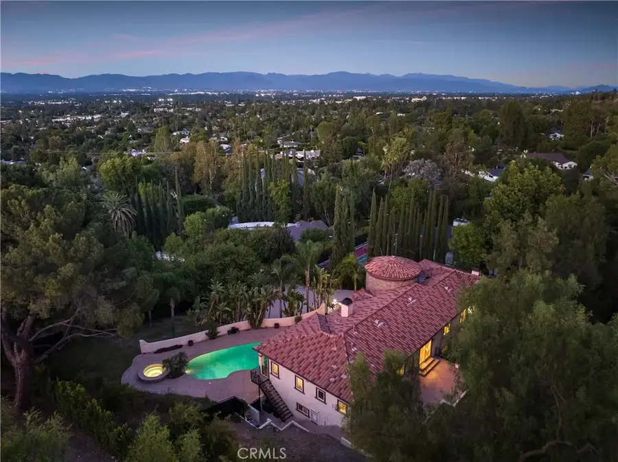 19554 Wells Drive, Tarzana, CA 91356 - Image #2