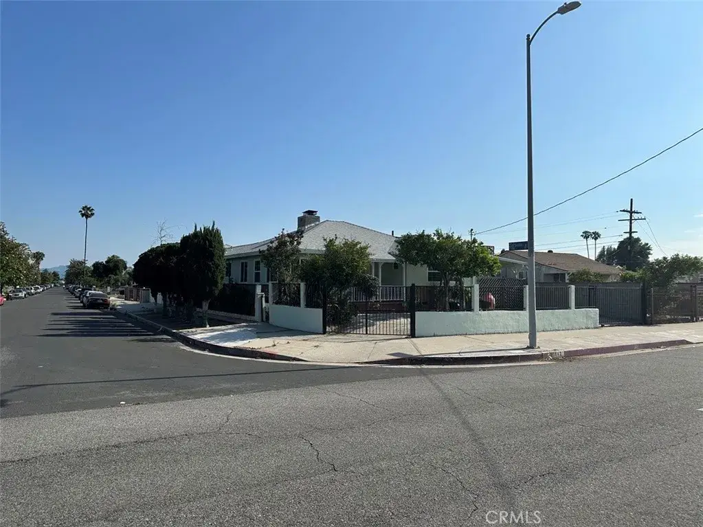 10842 Saticoy Street, Sun Valley, CA 91352 - Image #1