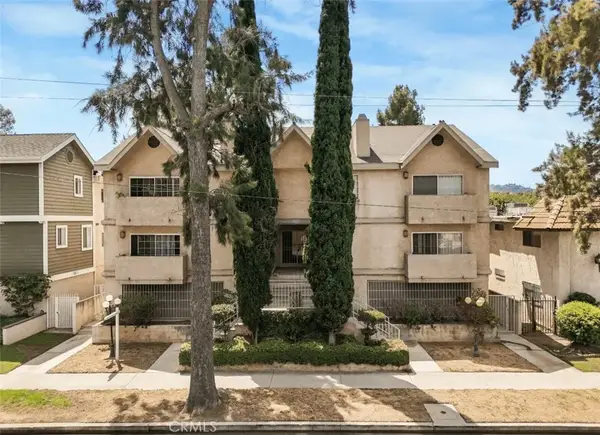 13042 Riverside Dr, Sherman Oaks, CA 91423