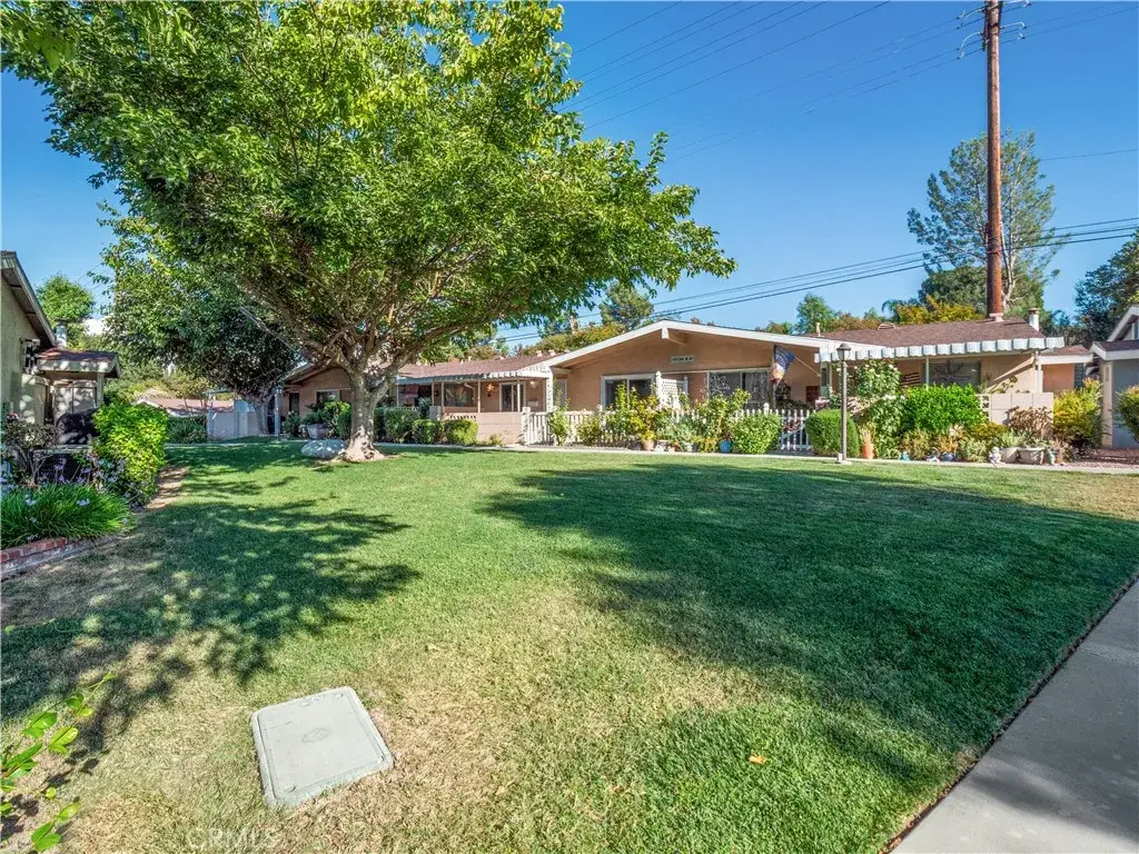 19126 Avenue Of The Oaks #C, Newhall, CA 91321 - Image #1