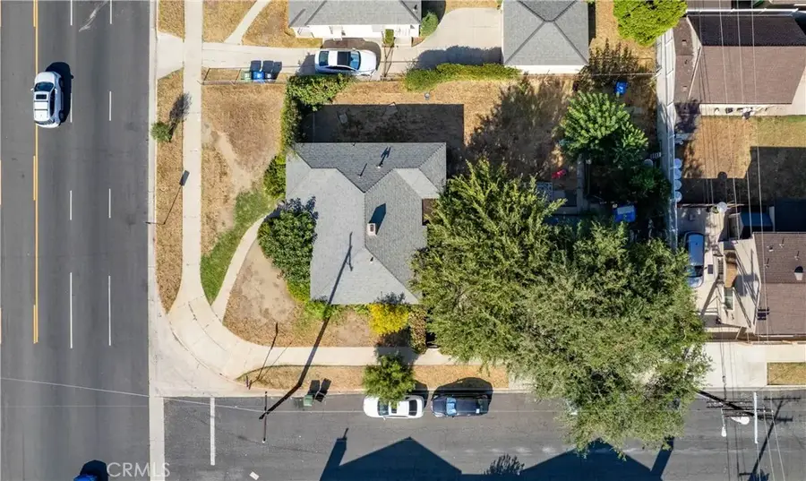 14005 Victory Boulevard, Van Nuys, CA 91401 - #2