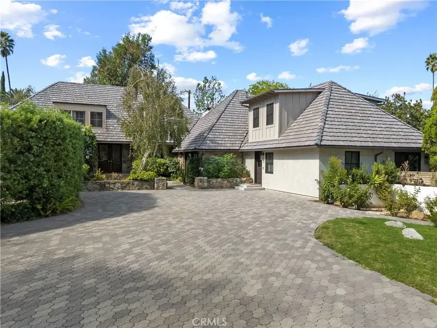 5200 Collier Place, Woodland Hills, CA 91364 - Image #2