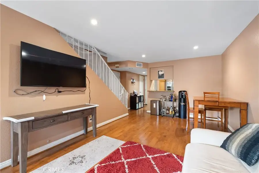 15215 Magnolia Boulevard #102, Sherman Oaks, CA 91403 - #2