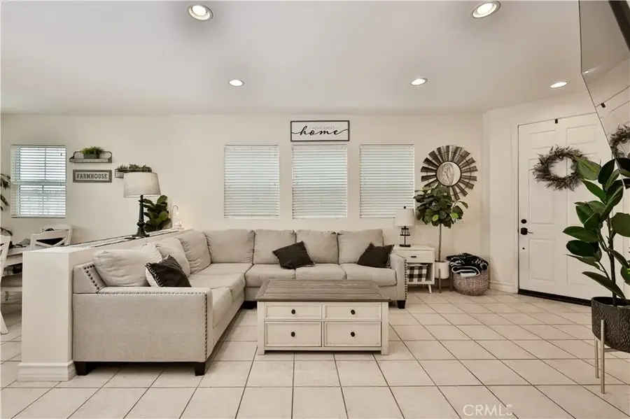 29338 Dakota Drive, Valencia, CA 91354 - Image #2