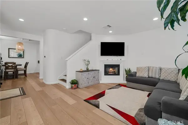 19415 Opal, Saugus, CA 91350