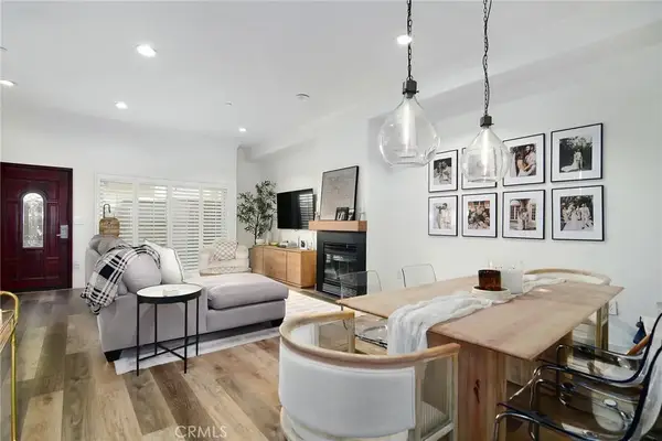 13360 Burbank Boulevard #16, Sherman Oaks, CA 91401