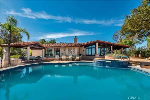 23815 Park Belmonte, Calabasas, CA 91302